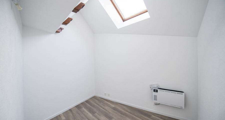 Magnifique attique 4 pièces / entièrement rénové / mezzanine  image 5