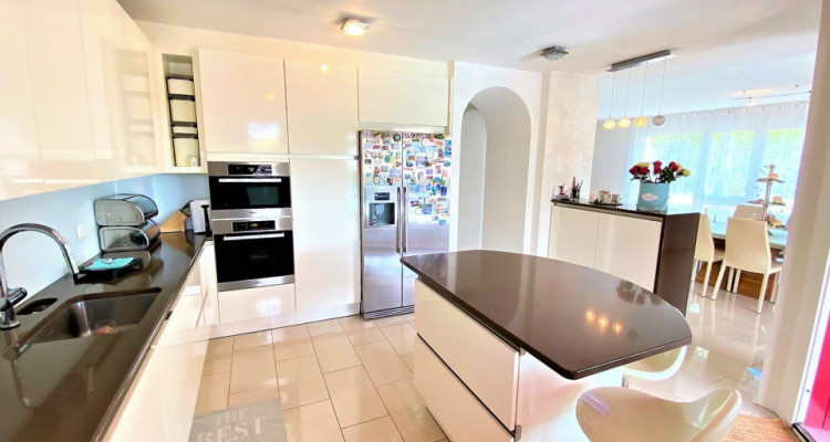 Grande Villa individuelle avec piscine. image 3