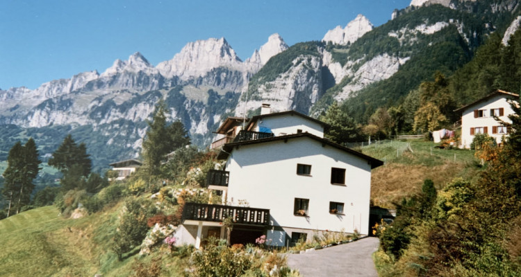 Spektakuläre Kulisse mit See, Fern und Bergsicht image 11