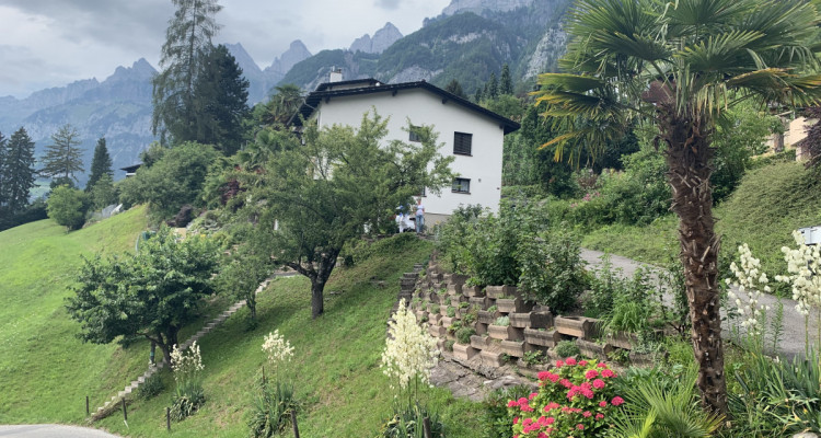 Spektakuläre Kulisse mit See, Fern und Bergsicht image 12