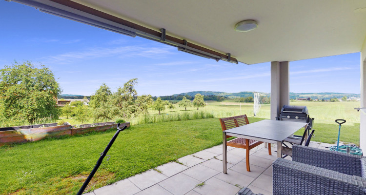 4.5 Zimmer Gartenwohnung mit Atemberaubender Weitsicht image 2