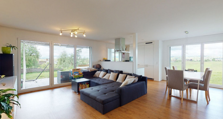 4.5 Zimmer Gartenwohnung mit Atemberaubender Weitsicht image 3