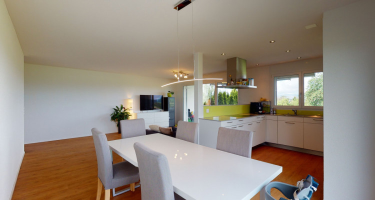 4.5 Zimmer Gartenwohnung mit Atemberaubender Weitsicht image 4