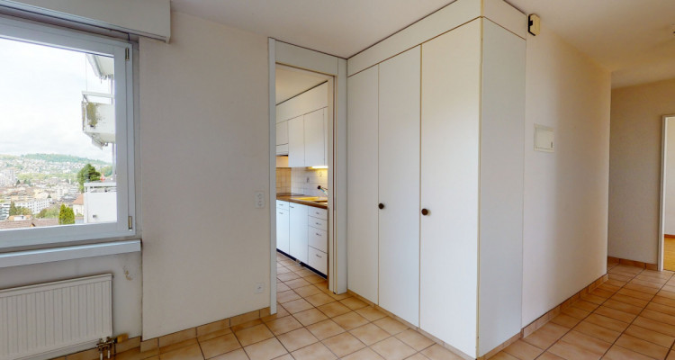 Sonnige 4.5 Zimmerwohnung mit attraktiver Aussicht in Horw image 5