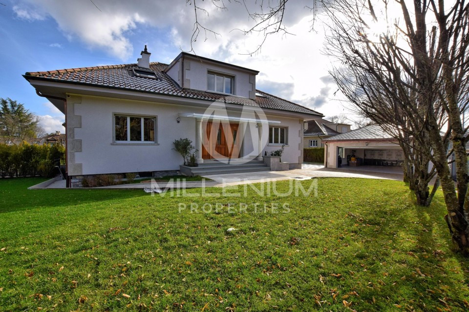 Maison individuelle avec piscine 8 pièces 250 m2 à PregnyChambésy