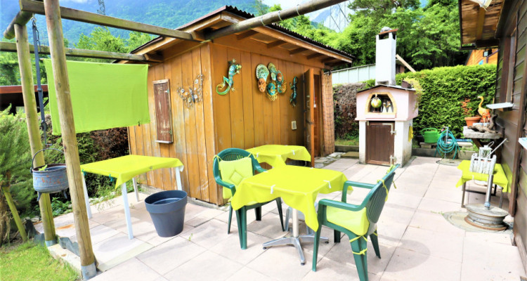 Mobilhome-Chalet avec grande terrasse vendu meublé image 2