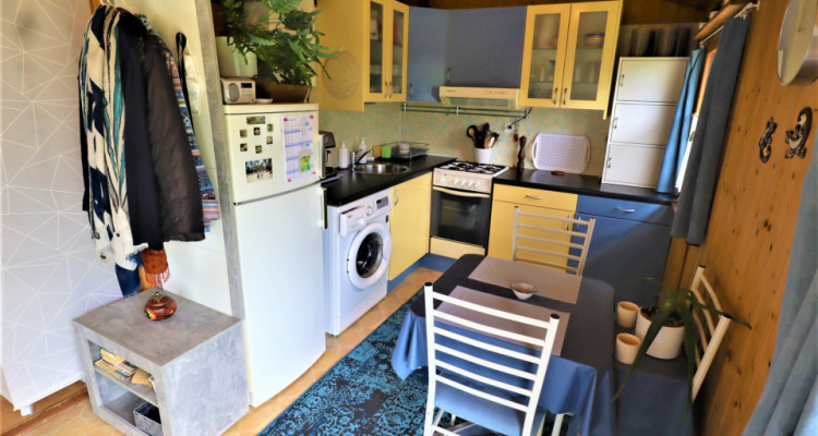 Mobilhome-Chalet avec grande terrasse vendu meublé image 9