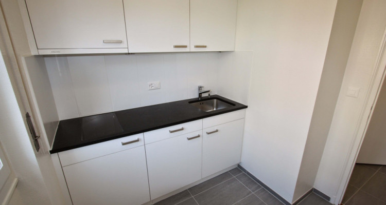 Beau studio de 24 m2 à louer à Lausanne, Avenue de Cour 67 image 1