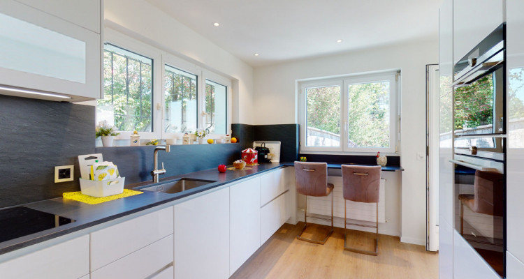 Traumhaftes 5.5-Zimmer Einfamilienhaus mit grossem Garten image 4