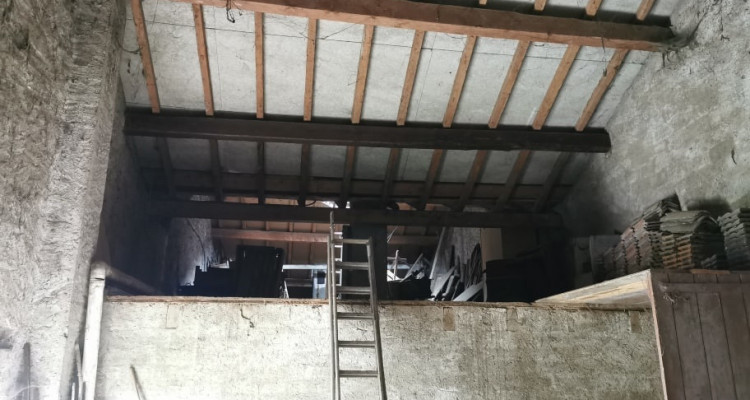 Maison de village à rénover à Soral image 6