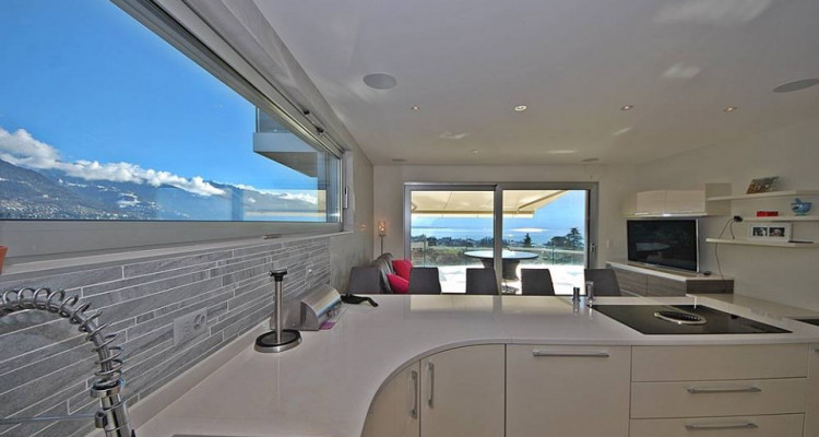 Villa de haut Standing 190° de vue imprenable aux portes de Vevey image 3