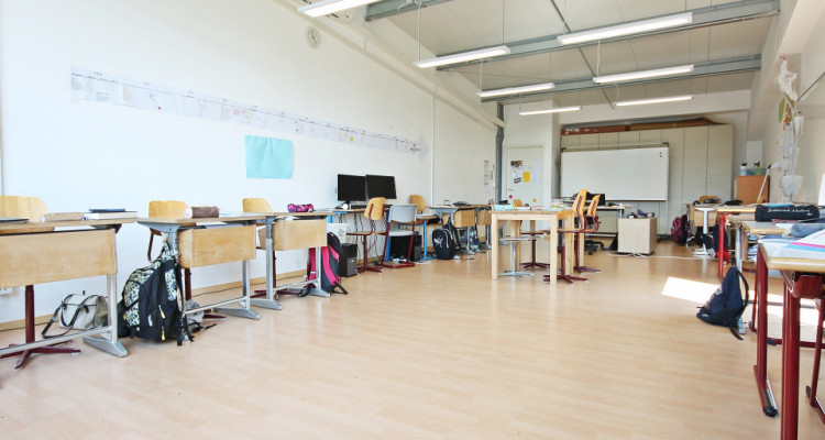 Local / Streetbox / 2 entrées / Rez + Etage image 5