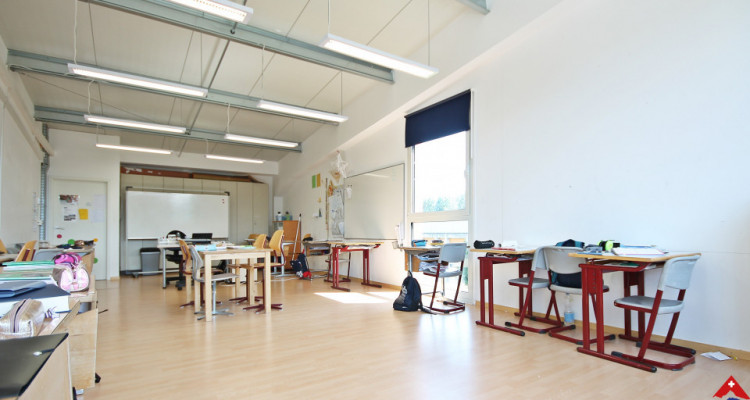 Local / Streetbox / 2 entrées / Rez + Etage image 6