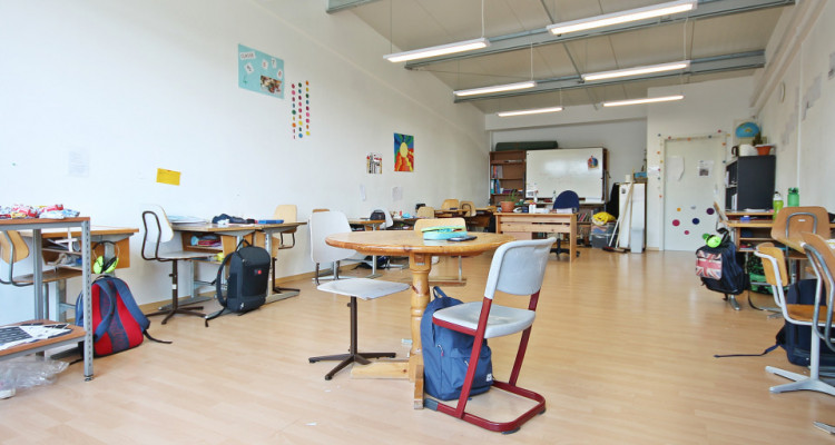 Local / Streetbox / 2 entrées / Rez + Etage image 9