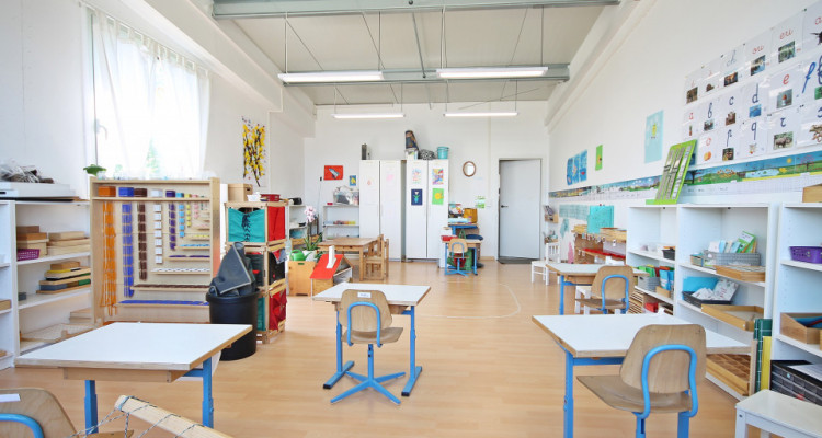 Local / Streetbox / 2 entrées / Rez + Etage image 11