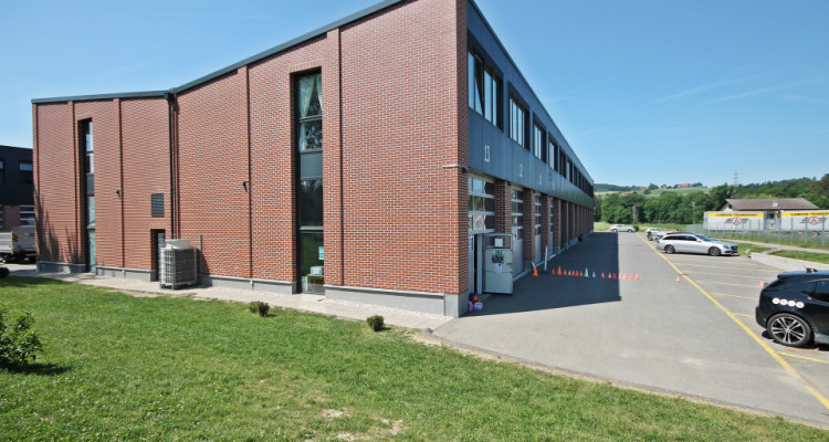 Local / Streetbox / 2 entrées / Rez + Etage image 12