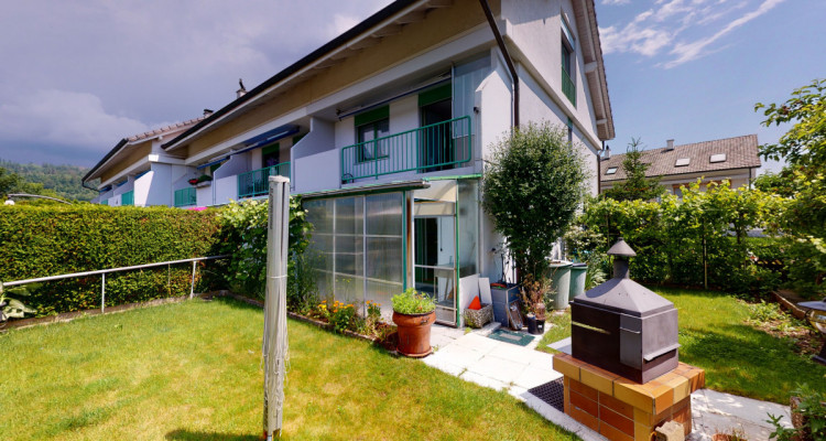 Grosses Eckhaus mit viel grünem Umschwung und Einleger Wohnung im DG image 5