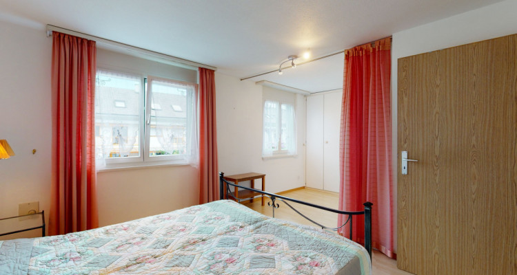 Grosses Eckhaus mit viel grünem Umschwung und Einleger Wohnung im DG image 9