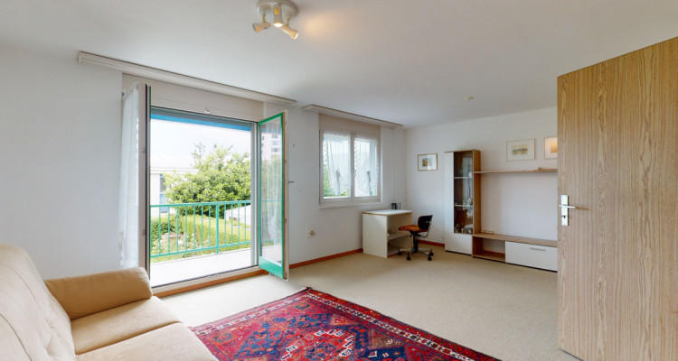 Grosses Eckhaus mit viel grünem Umschwung und Einleger Wohnung im DG image 10