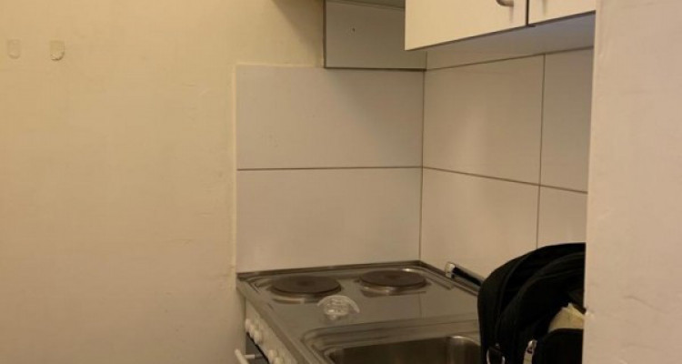 Beau studio au centre ville - Boulevard du pont d’arve 18  image 4