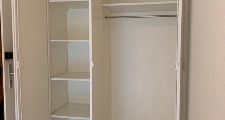 Beau studio au centre ville - Boulevard du pont d’arve 18  image 5