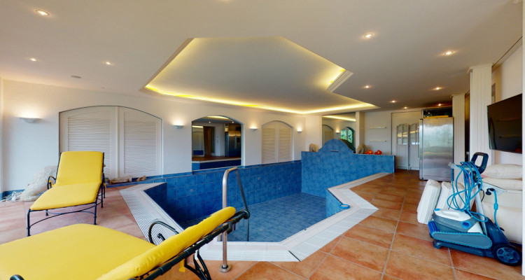 Einzigartige Luxusvilla mit Indoor-Pool mit 367m2 Wohnfläche image 5