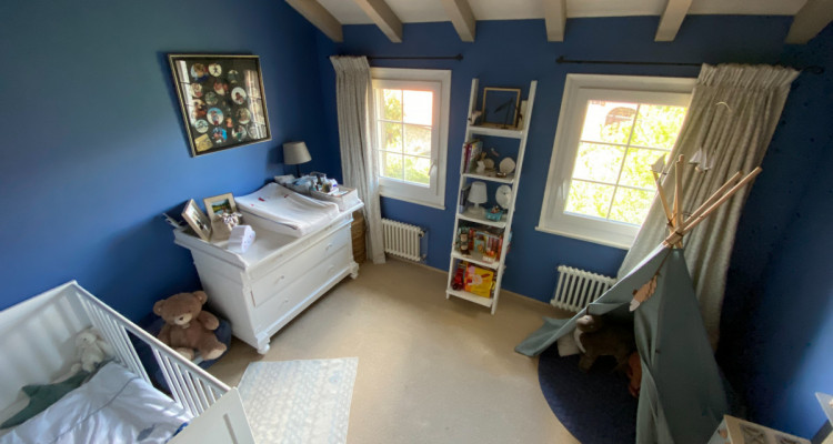 Objet dexception sur 3 niveaux, entièrement rénové, jardin commun. image 8