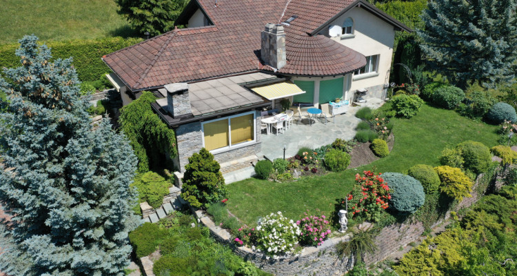 Magnifique maison, vue totalement dégagée et fort potentiel image 2