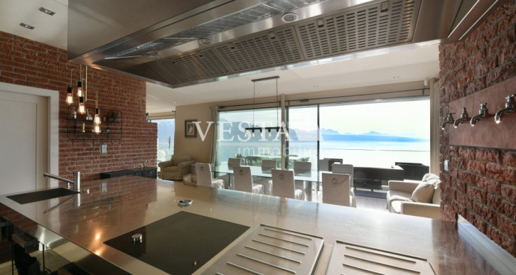 EXCLUSIVITY: Contemporary villa with exceptional view image 4