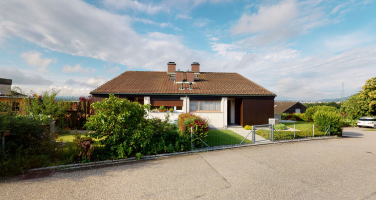 Gepflegtes angebautes EFH mit Garten und Weitsicht in die Alpen image 1