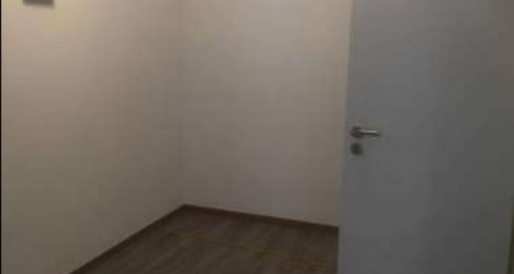 Grand Studio au bord du lac à Sous Louer 1550 CHF image 5