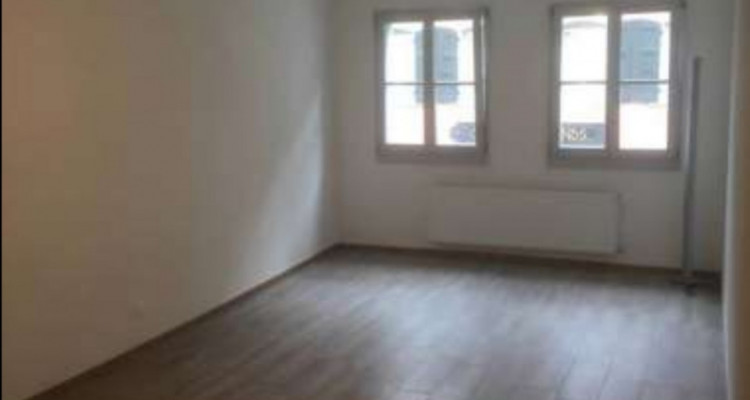 Grand Studio au bord du lac à Sous Louer 1550 CHF image 6