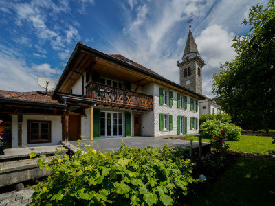 Belle maison historique bien entretenue au centre de Villarvollard image 1