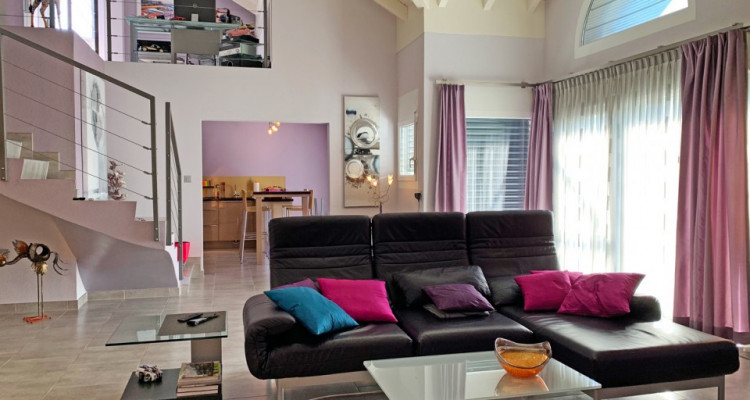 HOME SERVICE vous propose un duplex/attique de 6,5 pièces - 210 m2 ! image 3