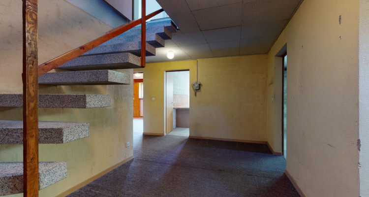 Grosszügiges 5.5 Zimmer Haus mit gepflegtem Garten image 9