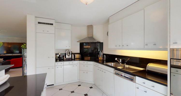 Lichterfüllte 4.5 Zimmerwohnung im Wohnpark Oase image 4