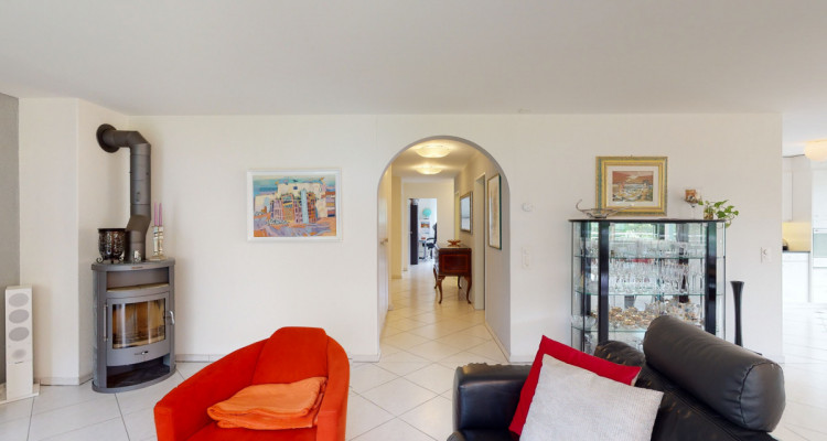 Lichterfüllte 4.5 Zimmerwohnung im Wohnpark Oase image 7