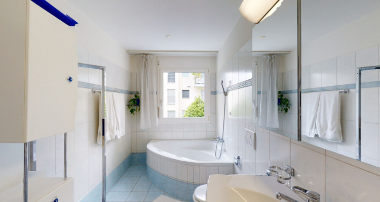 Lichterfüllte 4.5 Zimmerwohnung im Wohnpark Oase image 9