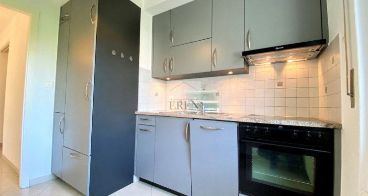 Joli appartement 3,5p rénové à 2 pas du centre ville de Sion image 3