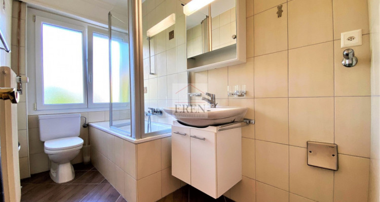 Joli appartement 3,5p rénové à 2 pas du centre ville de Sion image 4