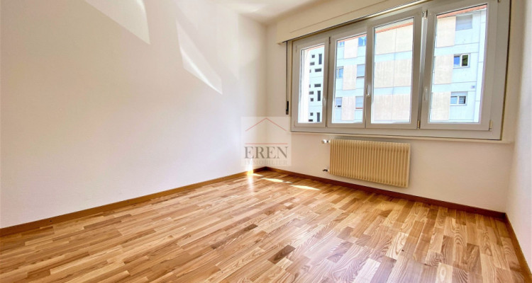 Joli appartement 3,5p rénové à 2 pas du centre ville de Sion image 6