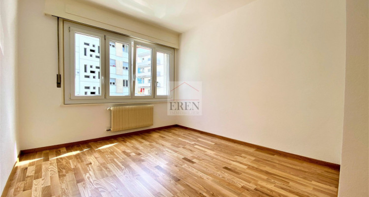 Joli appartement 3,5p rénové à 2 pas du centre ville de Sion image 7