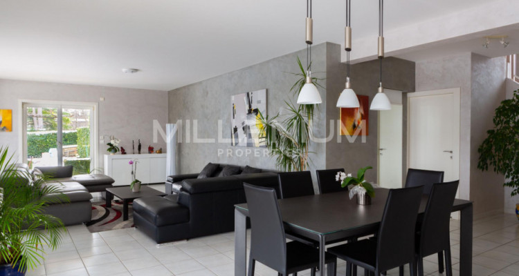 Très belle maison 10P vue Mt Blanc et Jura image 3