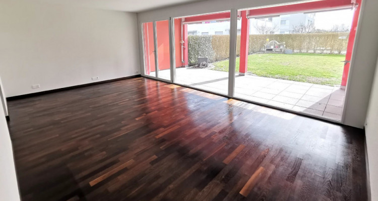 91m2 Wohnung in Volketswil mit Einstellplatz und Garten image 2