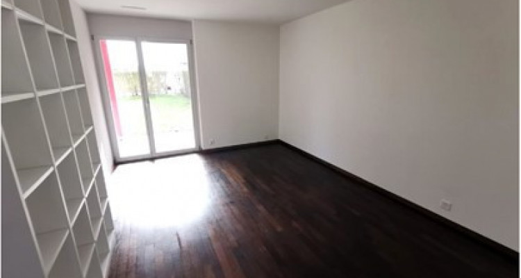 91m2 Wohnung in Volketswil mit Einstellplatz und Garten image 5