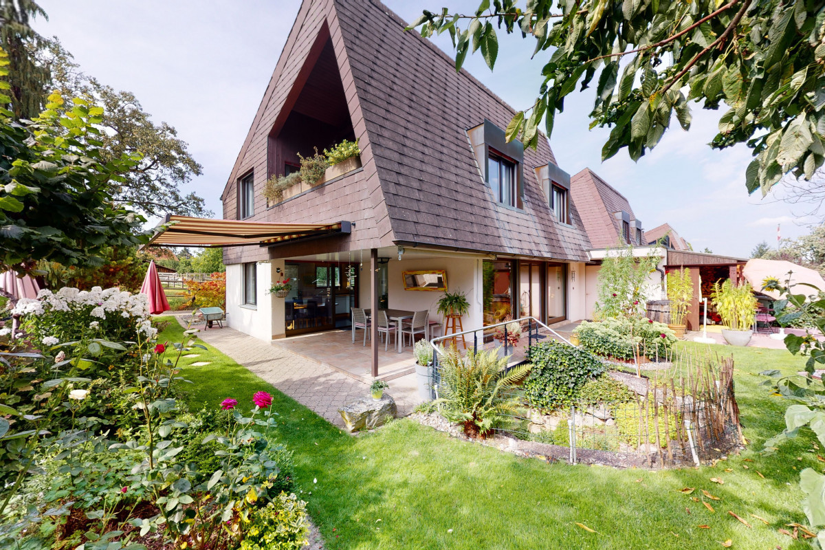 5.5 Zimmer Einfamilienhaus an verkehrsberuhigter Lage 5.5 pièces 175 m2