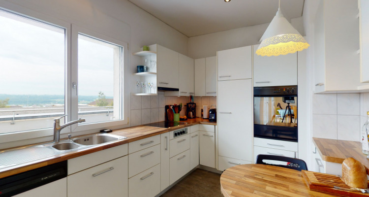 Gepflegte 4½ Zimmer Attikawohnung mit attraktiver Aussicht image 2