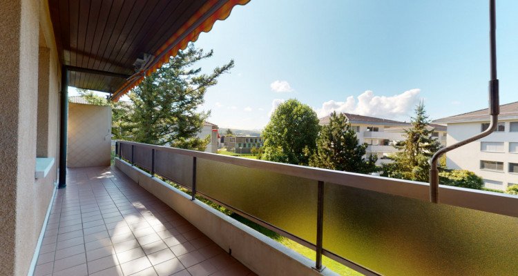 Multi-exposition avec 2 grands balcons - Vue sur le vert image 2
