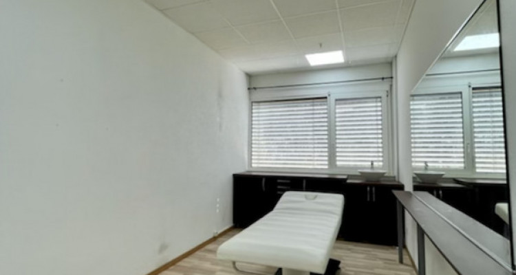 Locaux commerciaux à louer dans un centre bien-être image 2