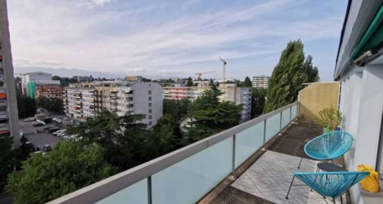 Superbe 3 pièces en attique avec grande terrasse  image 1